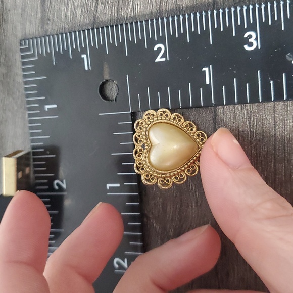 Gold-Tone Heart Lace Doily Pearl Stud Earrings - Women Jewelry E104 - Picture 3 of 3